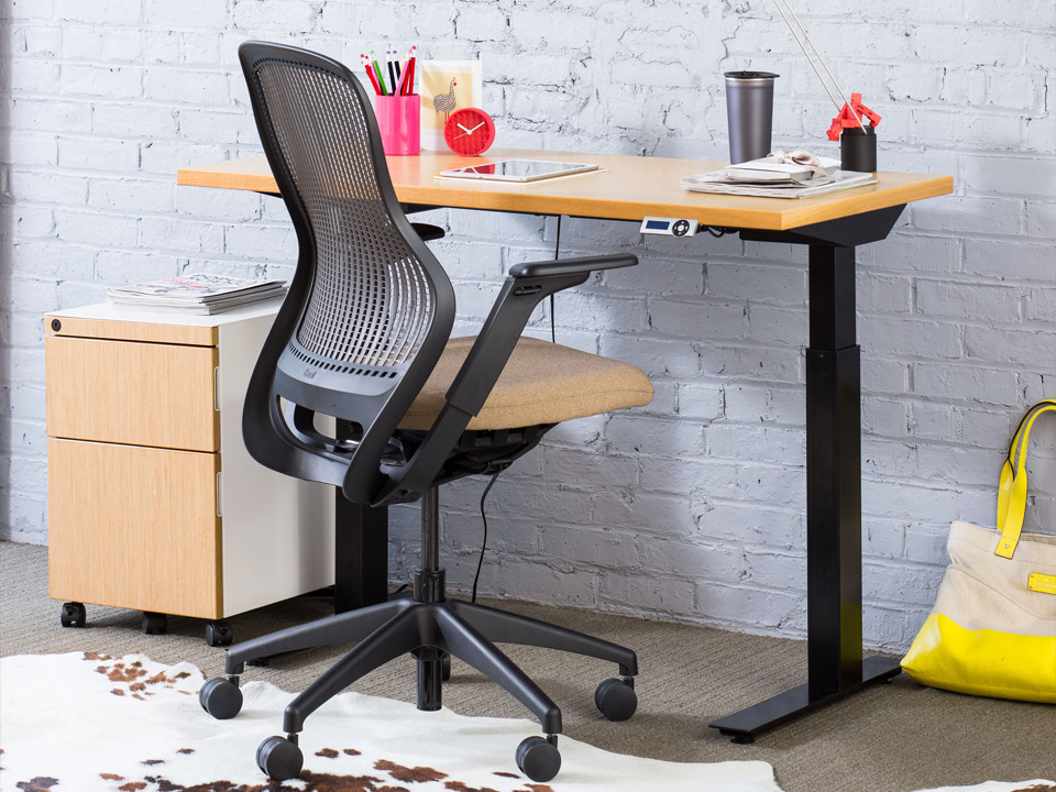 Knoll Tone Height-Adjustable Desk - Image Gallery 3