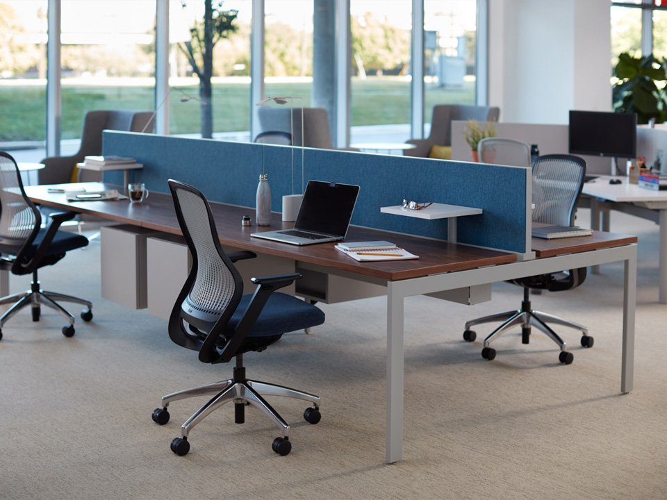 Fixed Desks - Knoll Antenna Workspaces Big Table